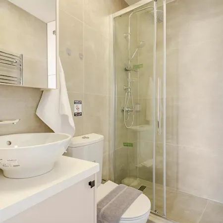 Luxury In Center Апартаменты *